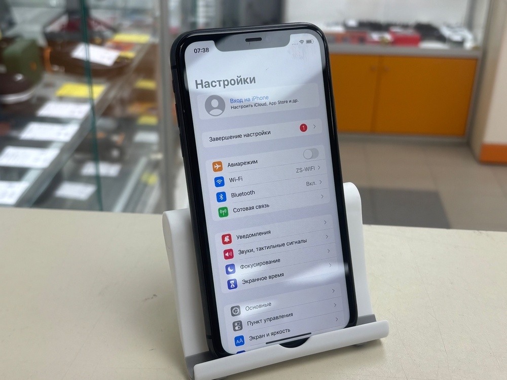 Смартфон Apple iPhone 11 64Gb