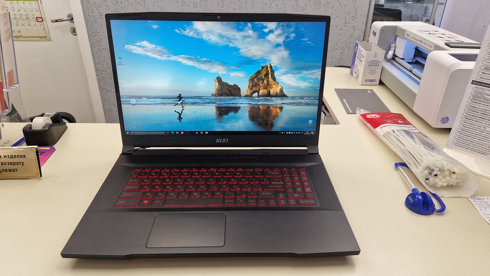 Ноутбук MSI GF76;  Core I5-11400H, GeForce RTX 3050, 8 Гб, 480 Гб, Нет