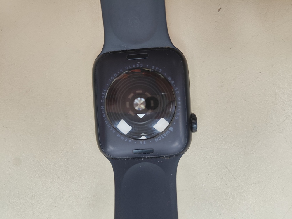 Смарт-часы Apple Watch SE 2022 44mm