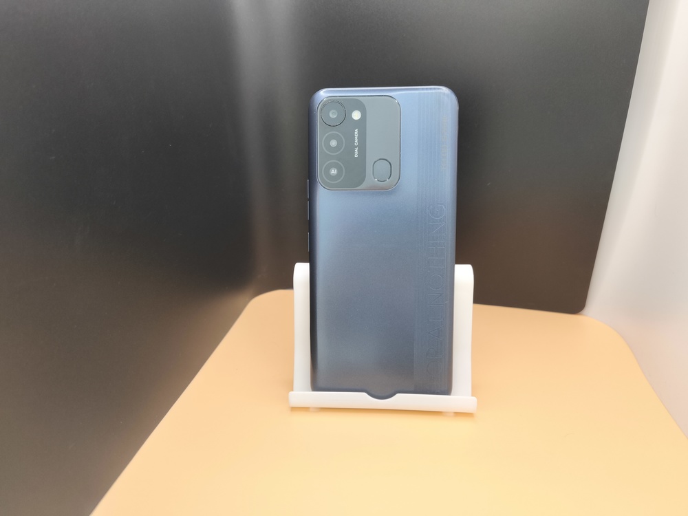 Смартфон Tecno Spark 8C 4/64