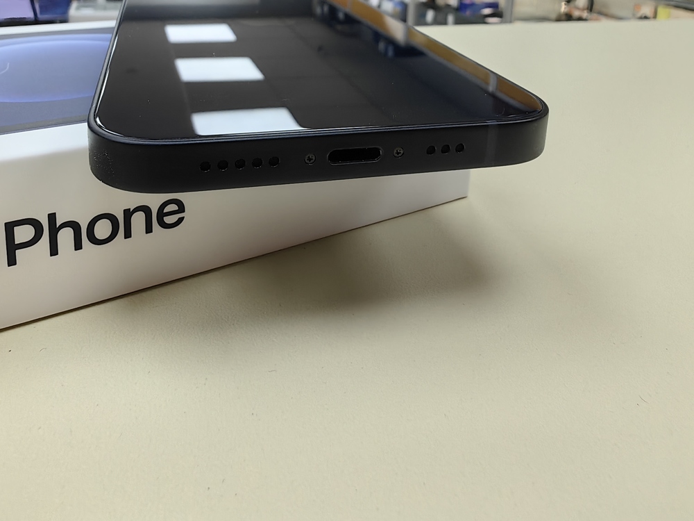 Смартфон Apple iPhone 12 128Gb