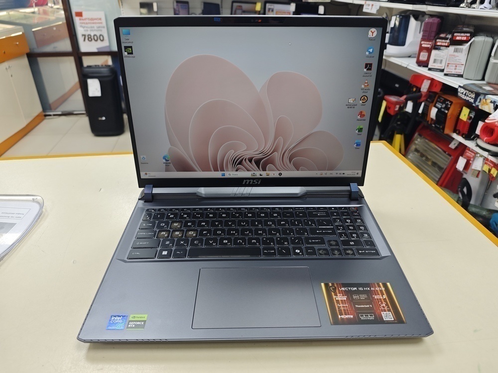 Ноутбук MSI Vector 16 HX AI A2XWHG; Ultrа 7 255НХ, Geforce RTX 5070 TI, 32 Гб, 1 Tb, Нет