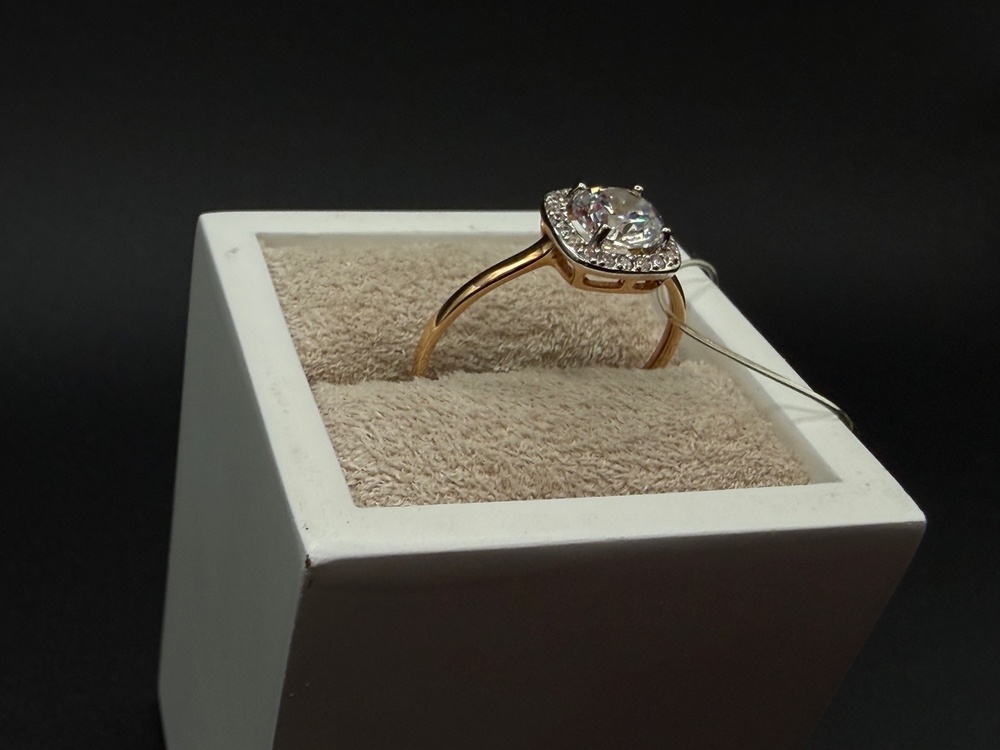 КОЛЬЦО С КАМНЯМИ (Au 585)