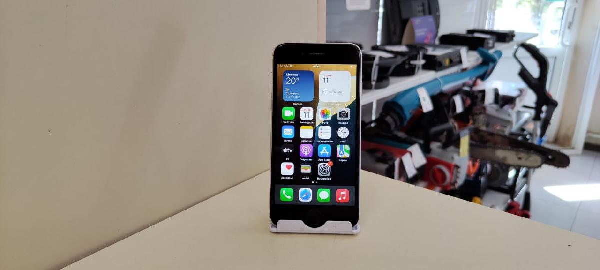 Смартфон Apple iPhone SE 2020 64Gb