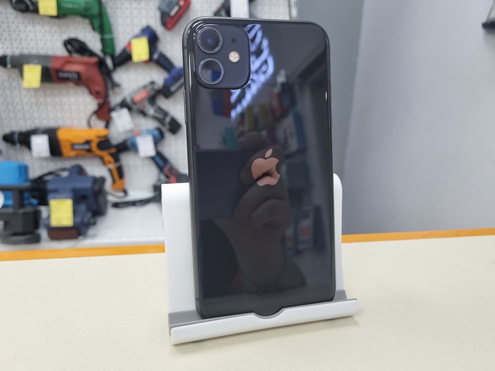 Смартфон Apple iPhone 11 64Gb