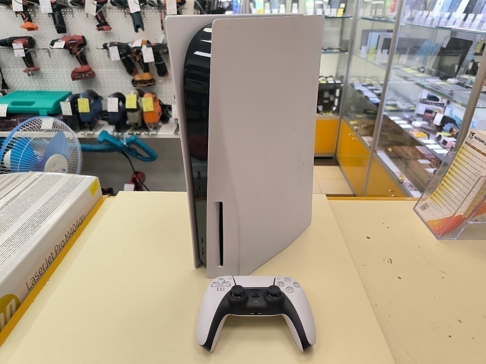 Игровая приставка PlayStation 5 825Gb (С дисководом)