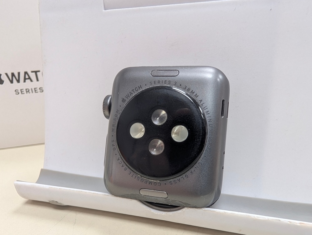 Смарт-часы Apple Watch Series 3 38 мм