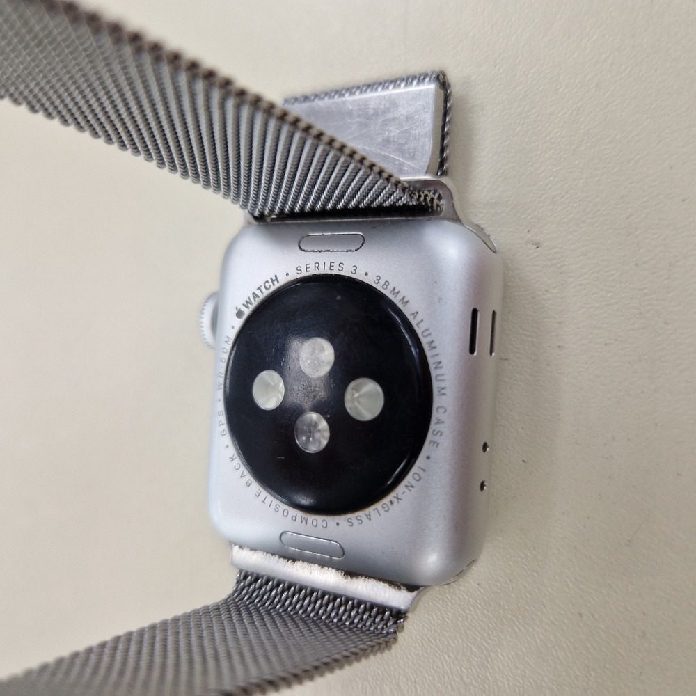 Смарт-часы Apple Watch Series 3 38 мм