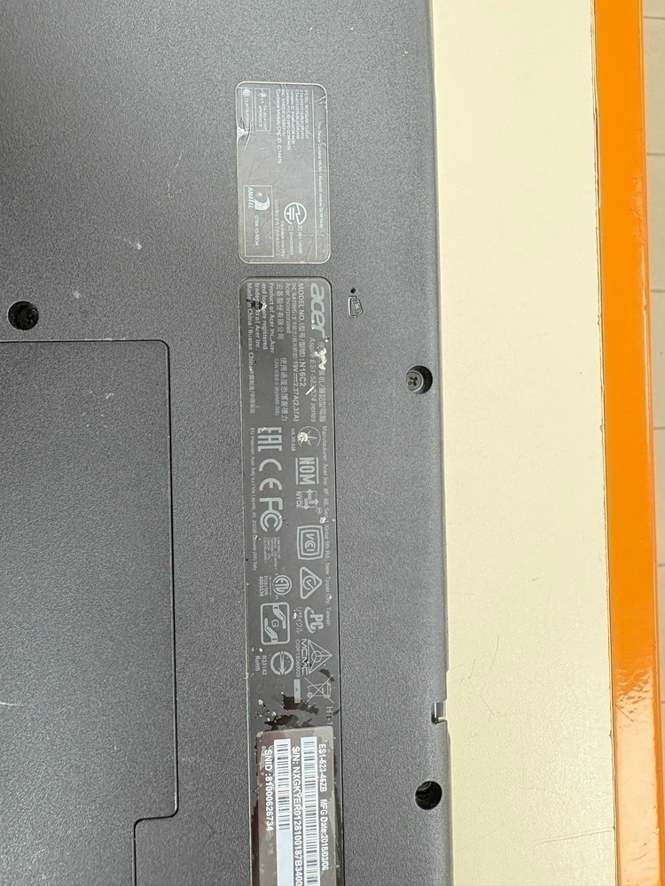 Ноутбук Acer Es 15; AMD, A4, A4-7210, AMD, Radeon R3 series, 4 Гб, Нет, 500 Гб