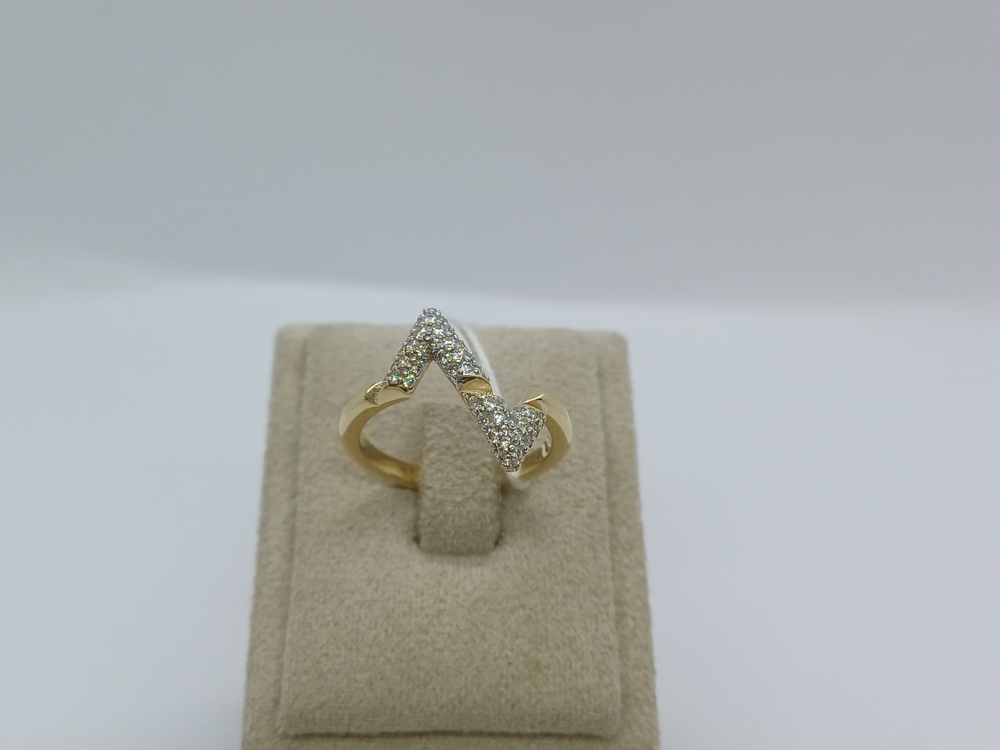 КОЛКМИ585 КОЛЬЦО С КАМНЯМИ (Au 585)