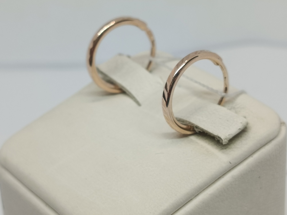 А 021003 СЕРЬГИ КОНГО Рифленые (Au 585)