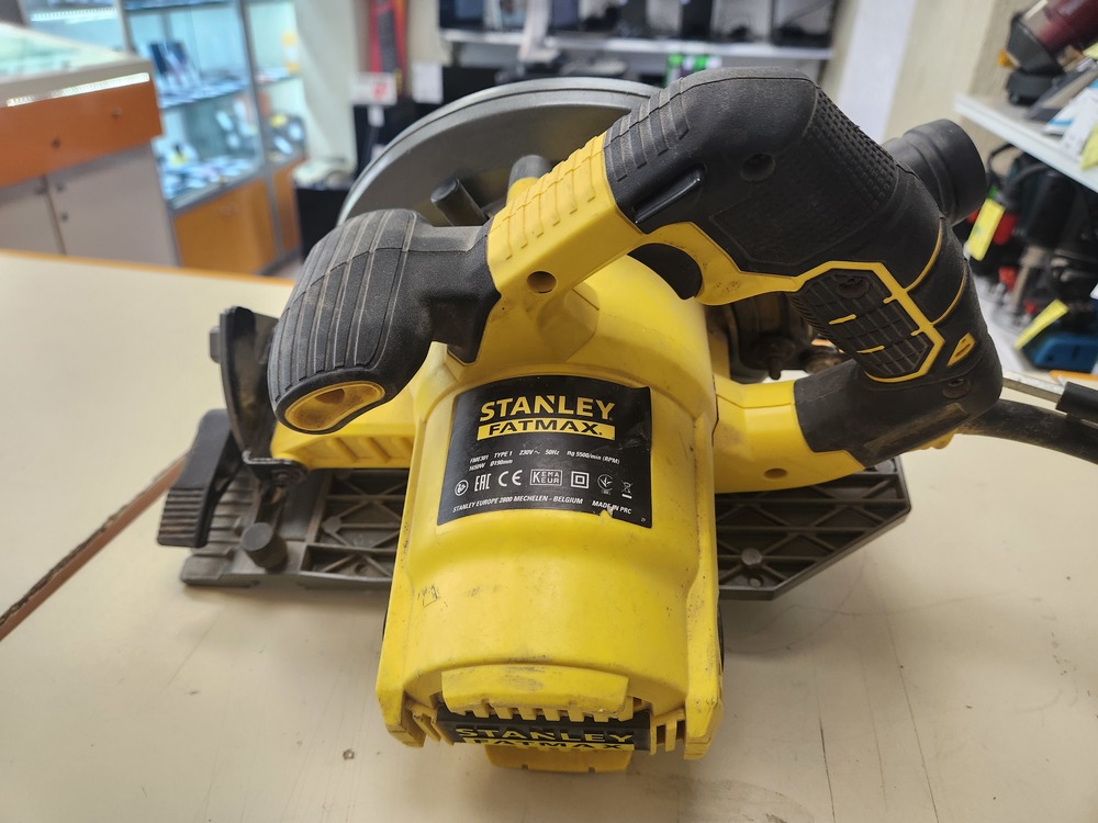 Дисковая пила Stanley Fatmax FME 301