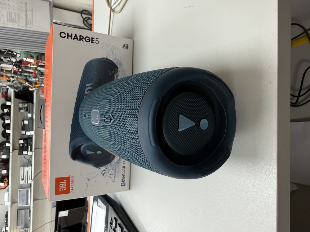 Портативная акустика JBL Charge 5