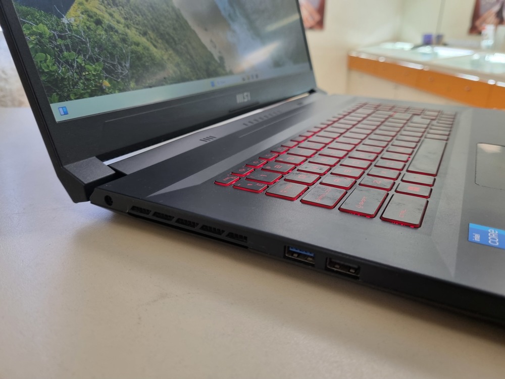 Ноутбук MSI Katana GF76 11UC-679XRU; Core i5 11400H, GeForce RTX 3050, 16 Гб, 512 GB, Нет