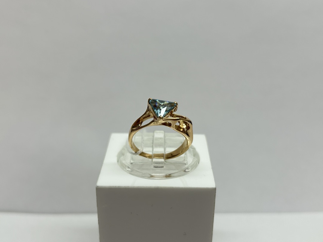 КОЛКМ585 КОЛЬЦО С КАМНЕМ (Au 585)