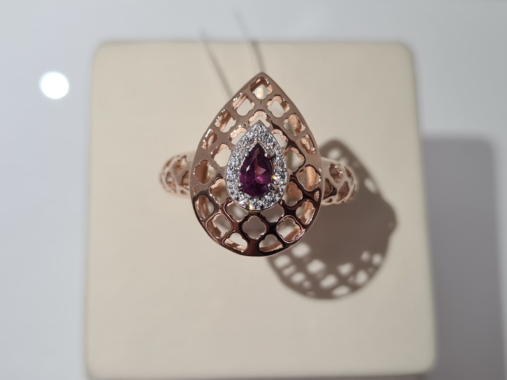 КОЛЬЦО С КАМНЯМИ (Au 585)