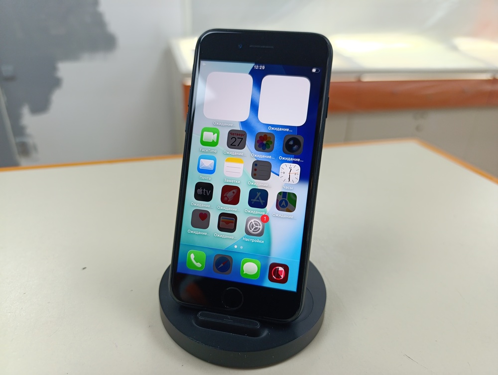 Смартфон Apple Iphone SE 2022 64GB