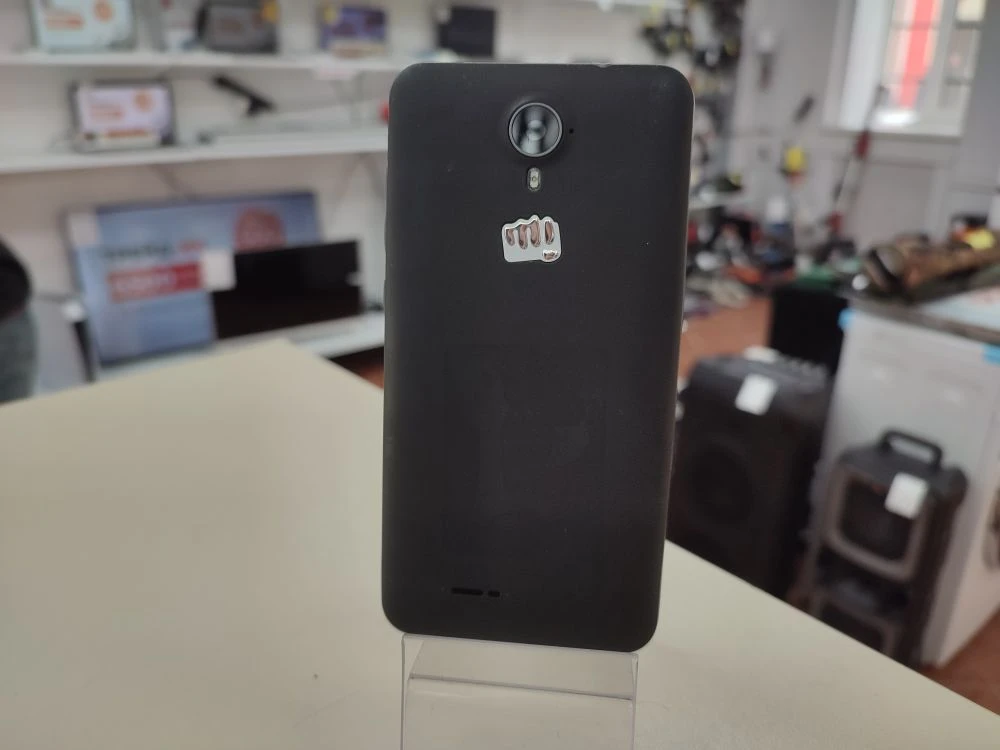 Смартфон Micromax Q415