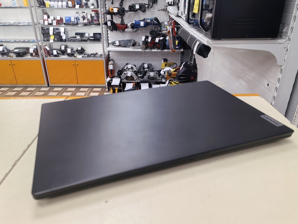 Ноутбук Lenovo; Ryzen 3 7320, Radeon 610M, 8 Гб, 250 Гб, Нет