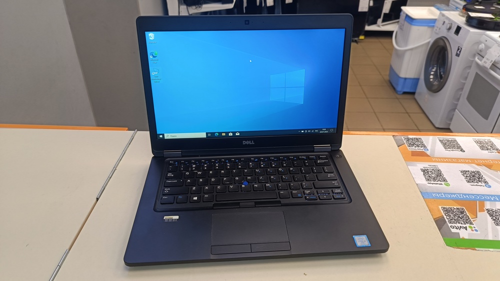Ноутбук DELL; Core i5-7300U, Intel HD Graphics 620, 8 Гб, 256 Гб, Нет