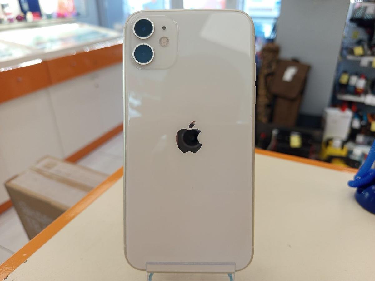Смартфон Apple iPhone 11 64Gb