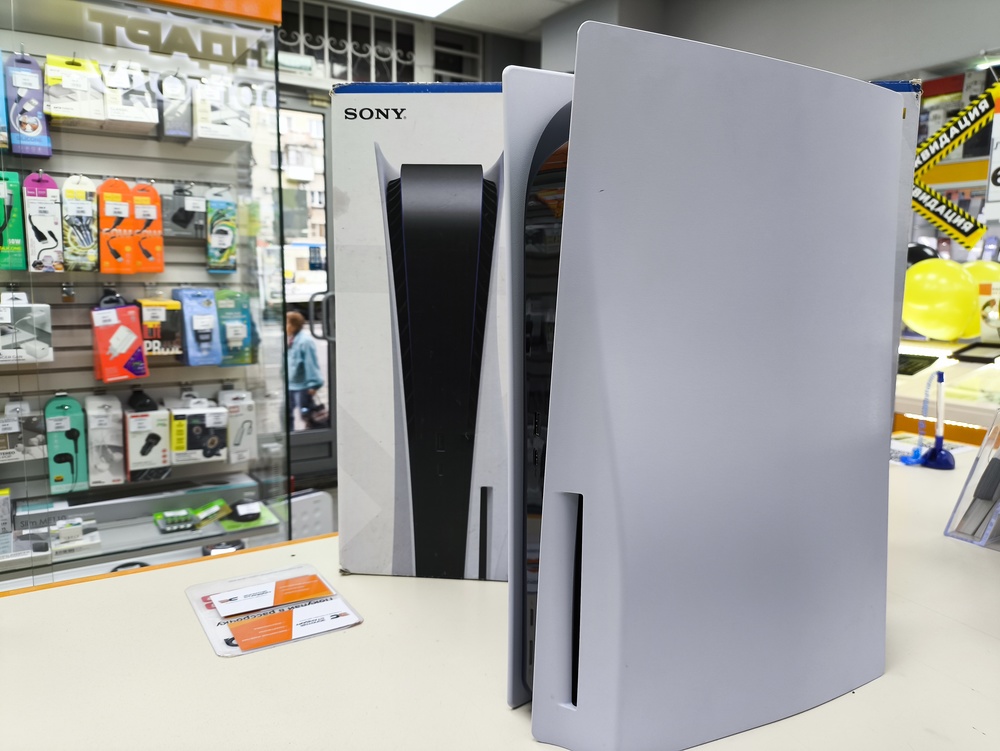 Игровая приставка PlayStation 5 825Gb (С дисководом) Игровая приставка PlayStation 5 825Gb (С дисководом)