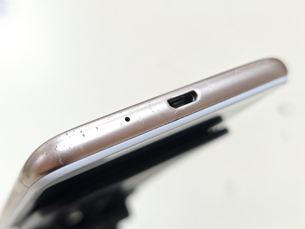 Смартфон Xiaomi Redmi 6A 2/16