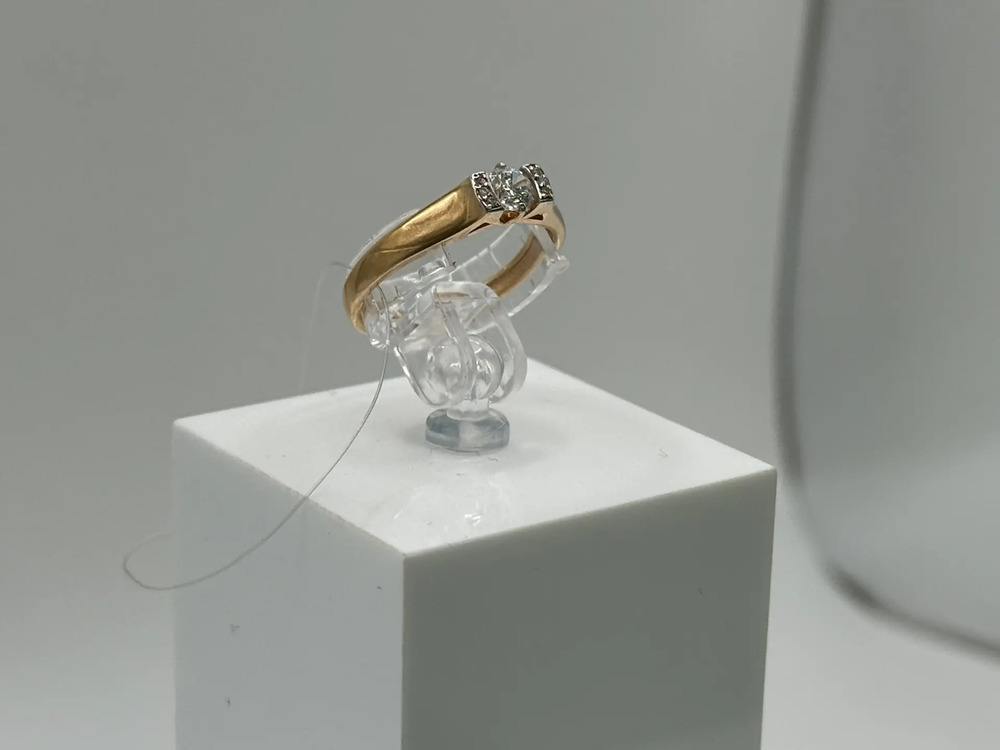 КОЛЬЦО С КАМНЯМИ (Au 585)