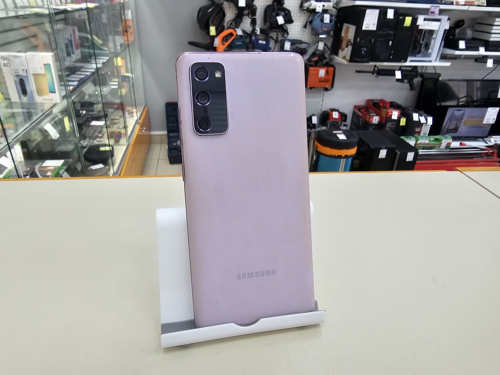 Смартфон Samsung Galaxy S20 FE 6/128