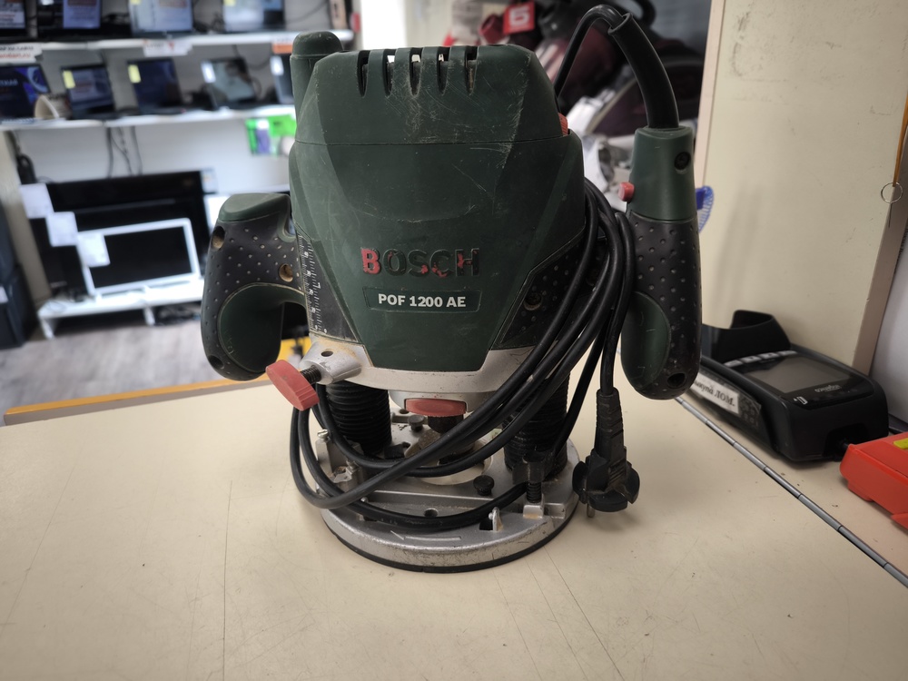 Фрезер Bosch POF 1200AE