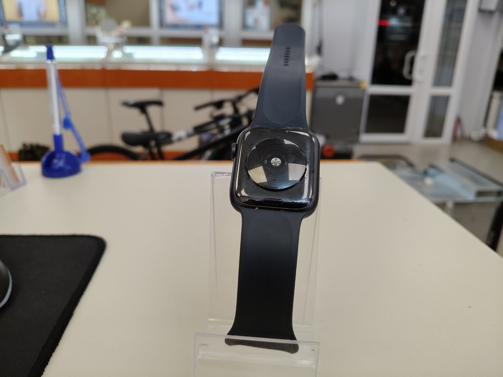 Смарт-часы Apple Watch SE 44mm
