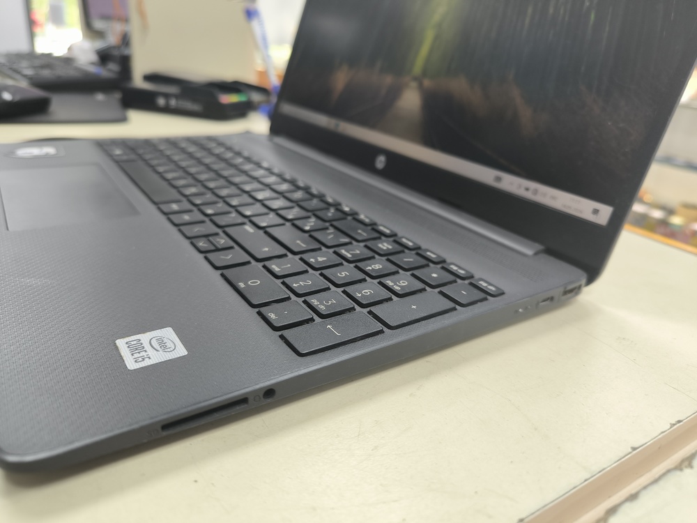 Ноутбук HP 15S-FQ1120UR; Core i5-1035G1, Intel UHD Graphics, 8 Гб, 256 Гб, Нет