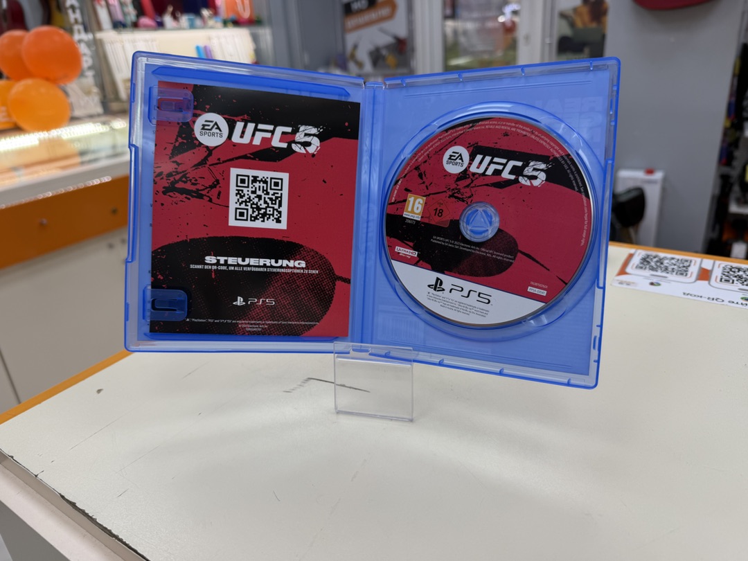 Игра Playstation 5 UFC5