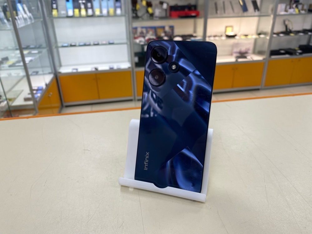 Смартфон Infinix HOT 30i 4/128