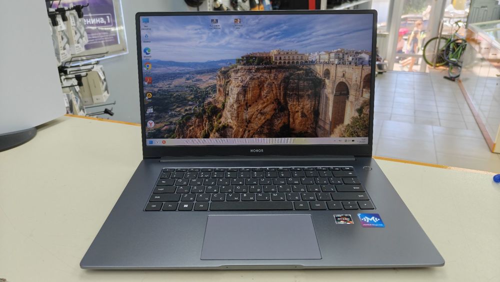 Ноутбук Honor; Ryzen 7 5700U, AMD Radeon (TM) Graphics, 16 Гб, 512 GB, Нет