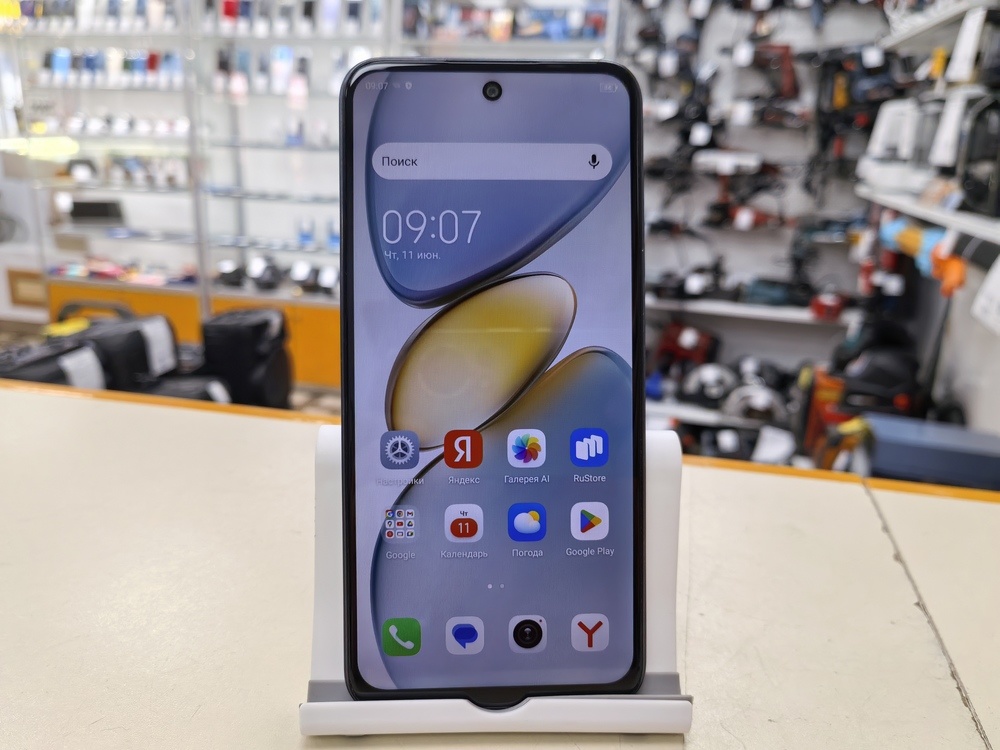 Смартфон Tecno Spark Go1