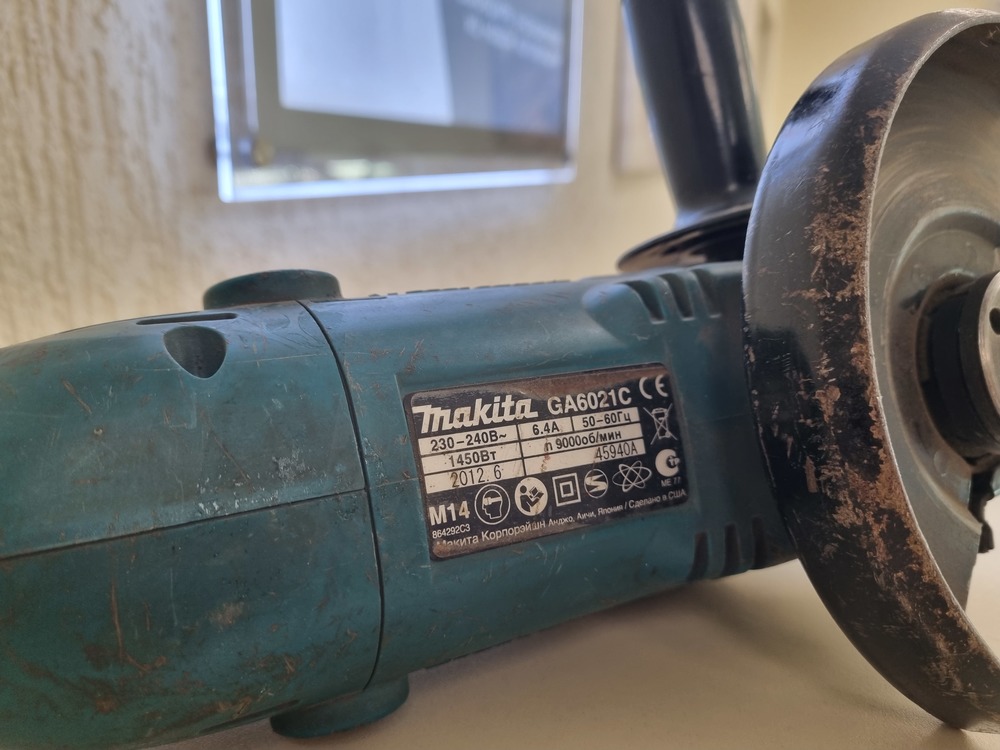 Угловая шлифмашина Makita GA6021C