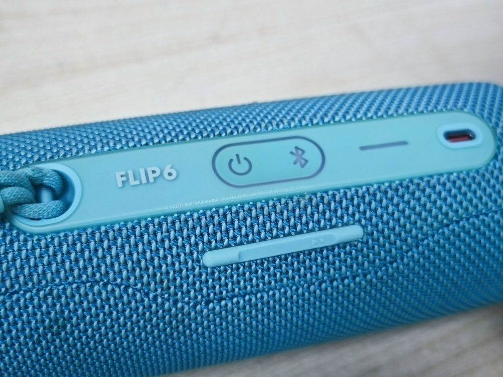 Портативная акустика JBL Flip 6;