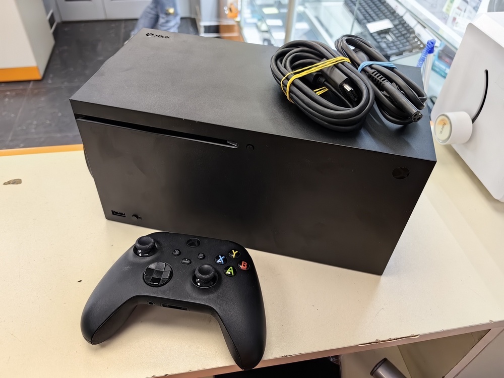 Игровая приставка Xbox Series X 1Tb