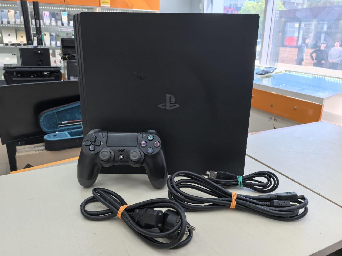 Игровая приставка PlayStation 4 Pro 1Tb