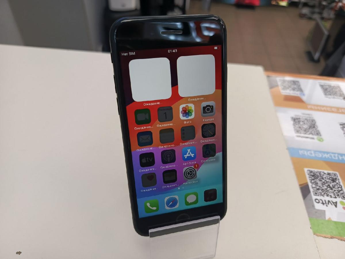 Смартфон Apple iPhone SE 2020 64Gb