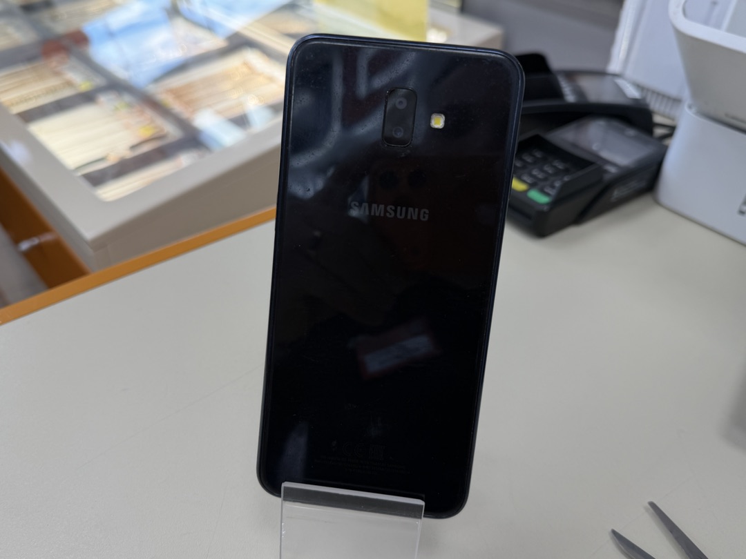 Смартфон Samsung Galaxy J6 (2018) 3/32