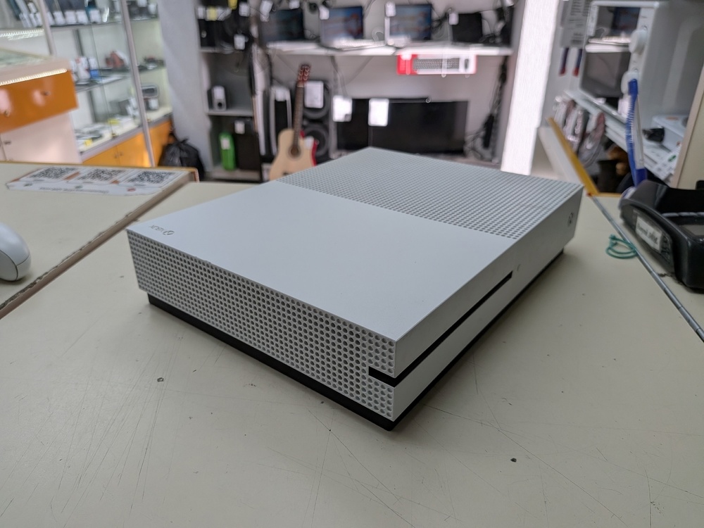Игровая приставка Xbox One S 1TB