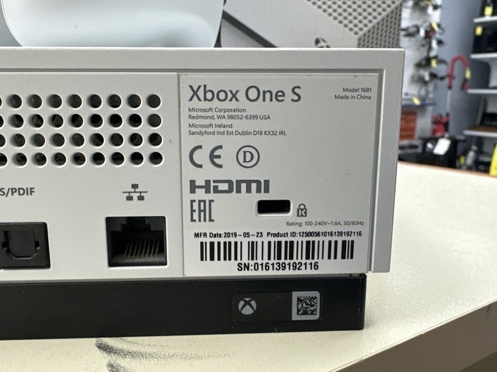 Игровая приставка Xbox One S 1TB