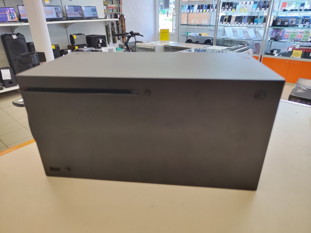 Игровая приставка Xbox Series X 1Tb