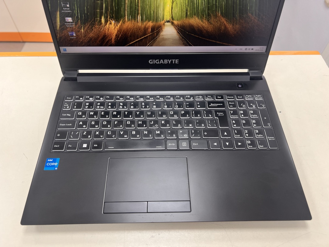 Ноутбук Gigabite g5;  Core I5-11400H, GeForce RTX 3060, 16 Гб, 1.5 Tb, Нет