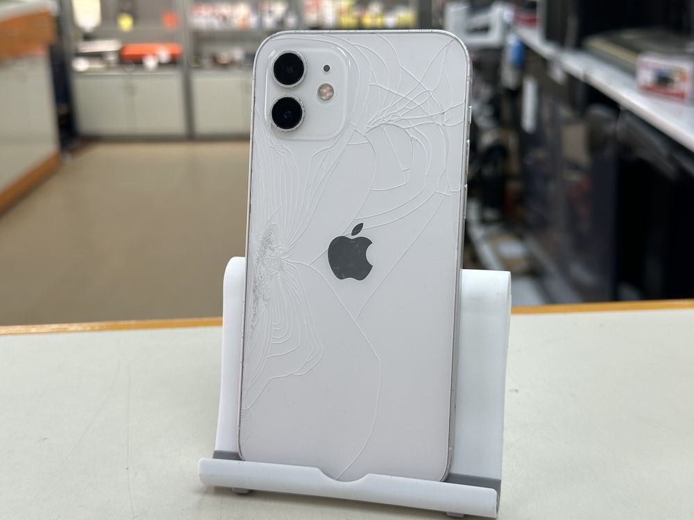Смартфон Apple iPhone 12 64Gb