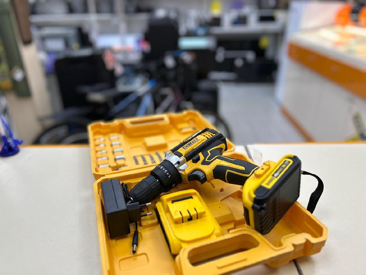 Шуруповерт Dewalt 18-25 n.m