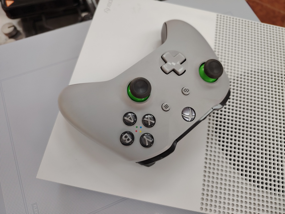 Игровая приставка Xbox One S 500Gb