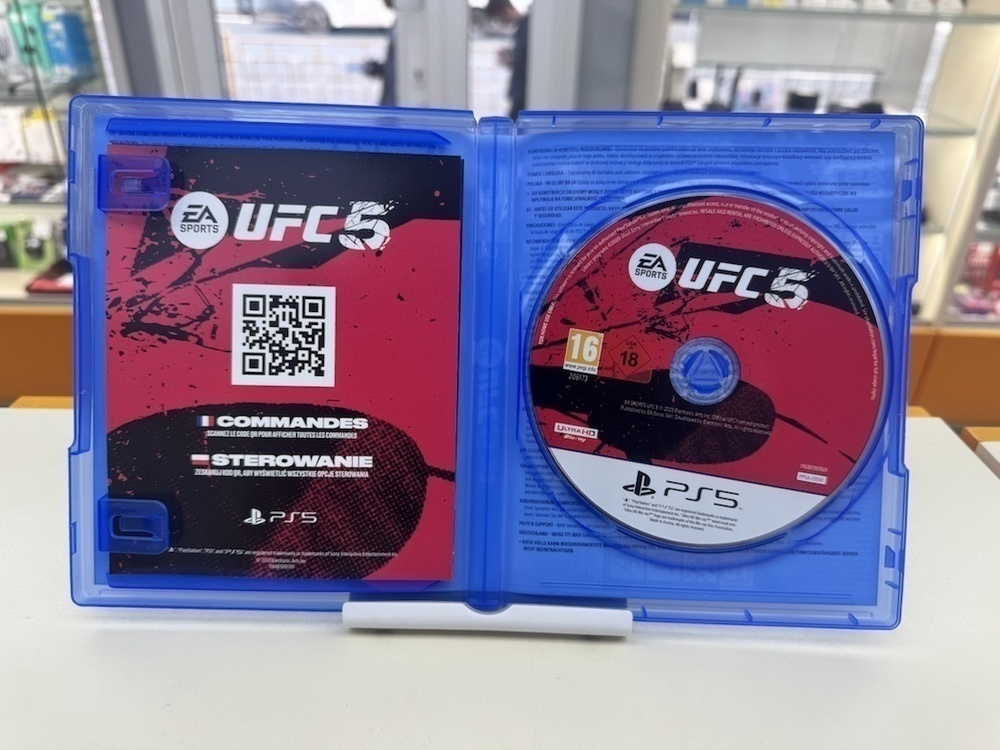 Игра Playstation 5 UFC5